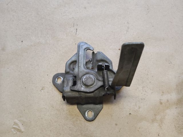 bontott SUZUKI SWIFT III Motorháztető Zárszerkezet