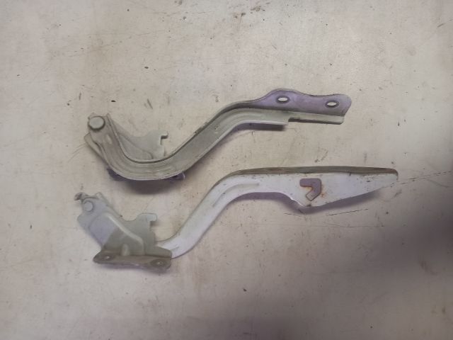 bontott SUZUKI SWIFT III Motorháztető Zsanér Pár