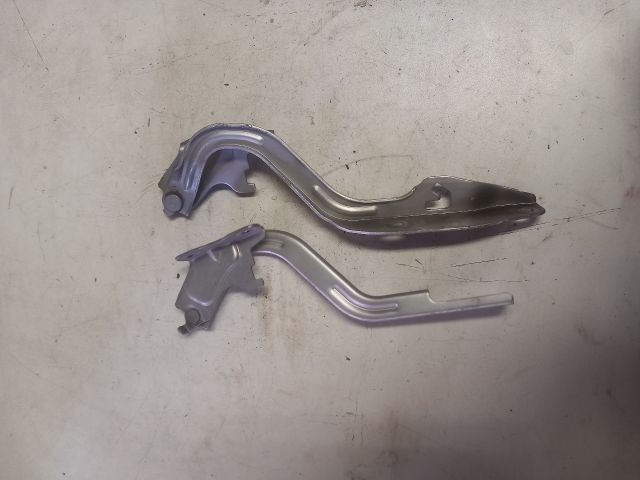 bontott SUZUKI SWIFT III Motorháztető Zsanér Pár