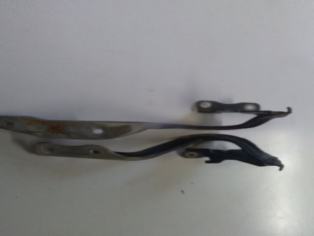 bontott SUZUKI SWIFT III Motorháztető Zsanér Pár