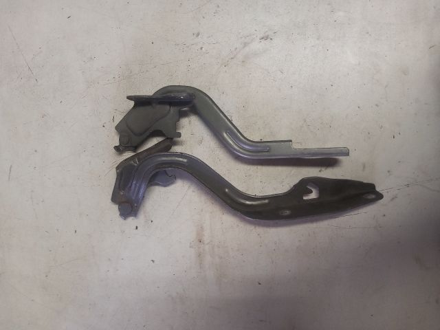 bontott SUZUKI SWIFT III Motorháztető Zsanér Pár