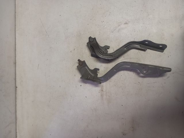 bontott SUZUKI SWIFT III Motorháztető Zsanér Pár