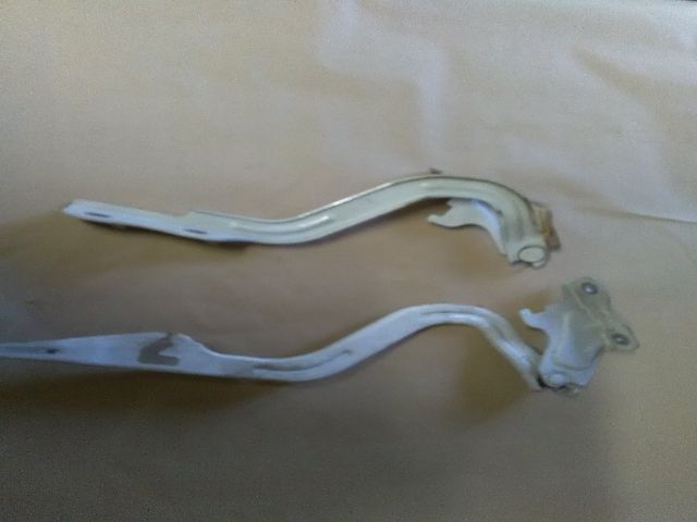 bontott SUZUKI SWIFT III Motorháztető Zsanér Pár