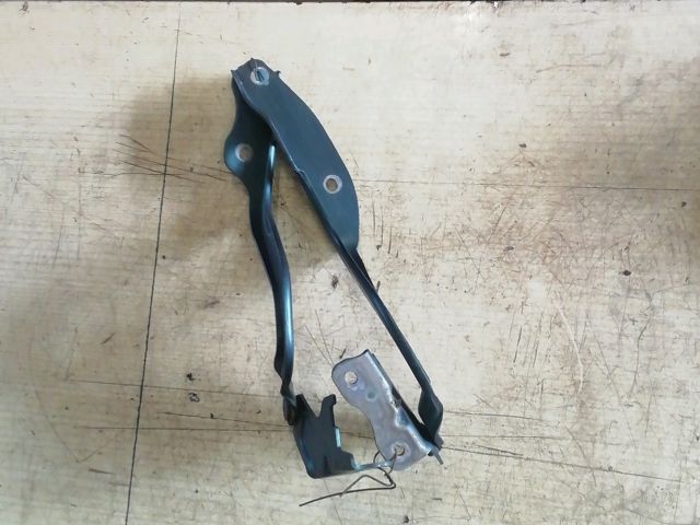 bontott SUZUKI SWIFT III Motorháztető Zsanér Pár