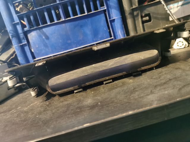 bontott SUZUKI SWIFT III Multifunkciós Kijelző Keret