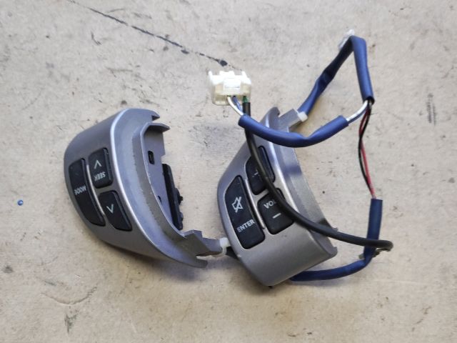 bontott SUZUKI SWIFT III Multikormány Kapcsoló Pár