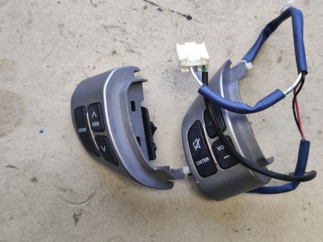 bontott SUZUKI SWIFT III Multikormány Kapcsoló Pár