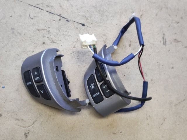 bontott SUZUKI SWIFT III Multikormány Kapcsoló Pár