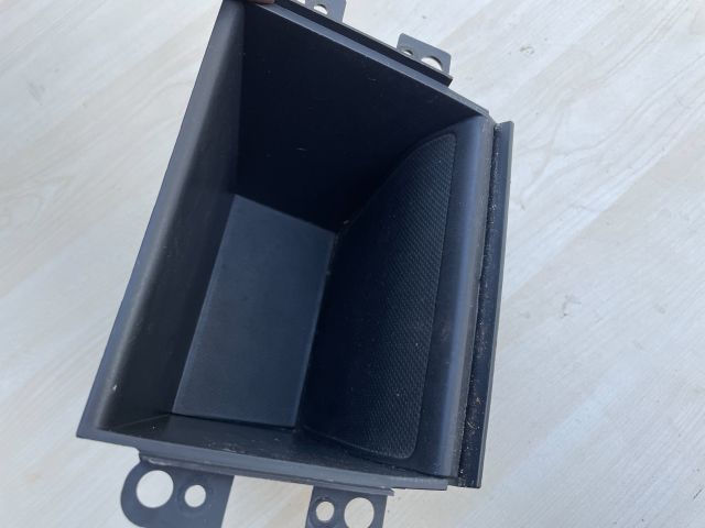 bontott SUZUKI SWIFT III Műszerfal alatti Műanyag Elem