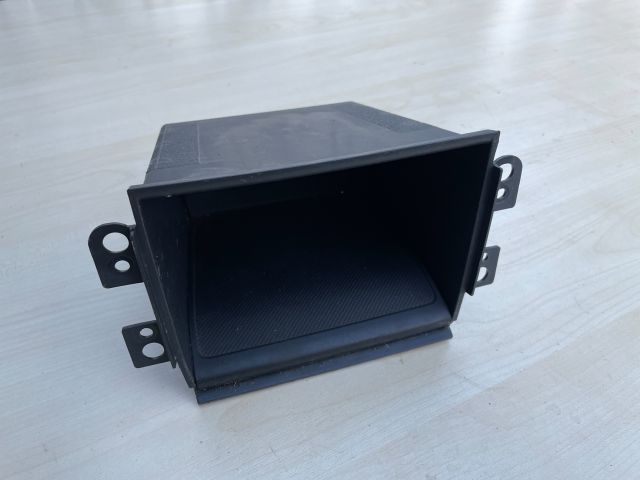 bontott SUZUKI SWIFT III Műszerfal alatti Műanyag Elem