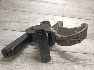 bontott SUZUKI SWIFT III Nyomatéktartó Bak