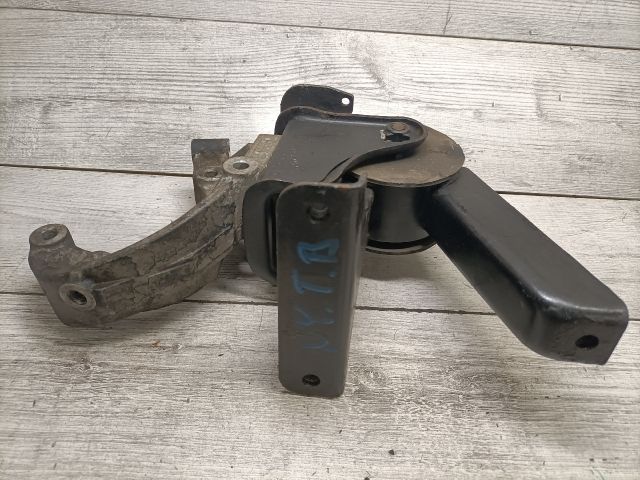 bontott SUZUKI SWIFT III Nyomatéktartó Bak