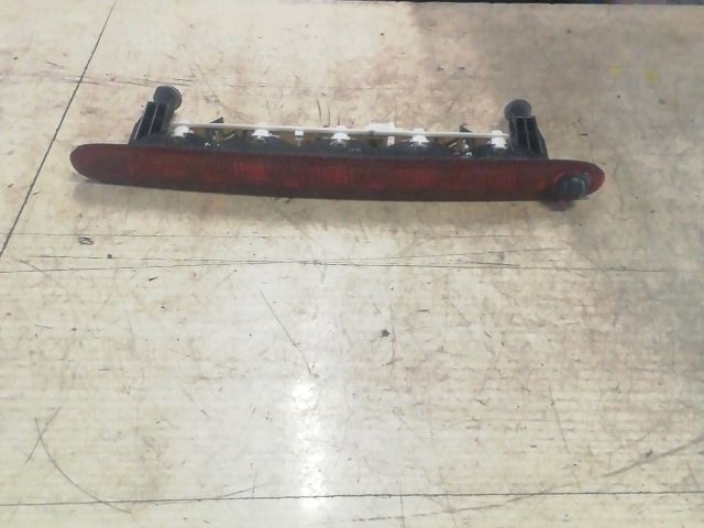 bontott SUZUKI SWIFT III Pótféklámpa