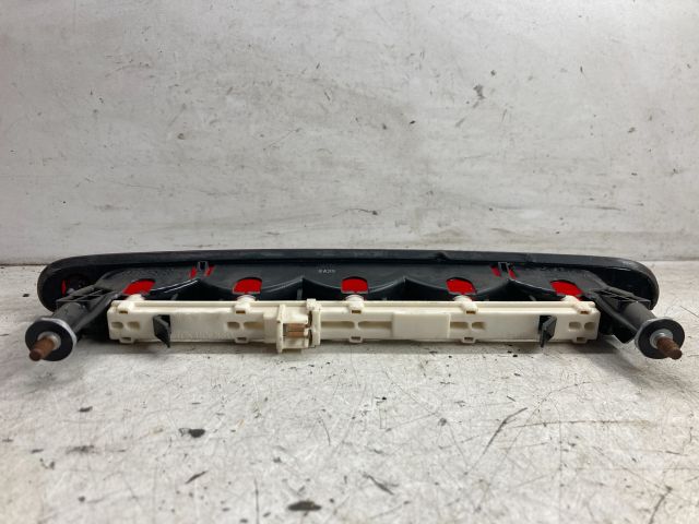 bontott SUZUKI SWIFT III Pótféklámpa