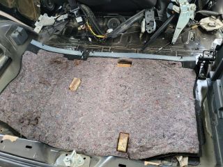 bontott SUZUKI SWIFT III Pótkerék Takaró