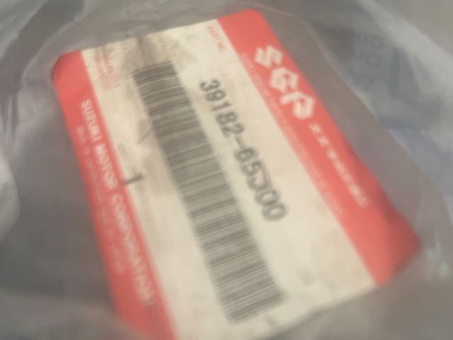 bontott SUZUKI SWIFT III Rádió / CD Keret