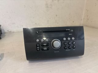 bontott SUZUKI SWIFT III Rádió / CD