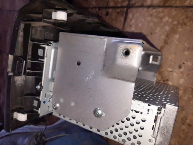 bontott SUZUKI SWIFT III Rádió / CD