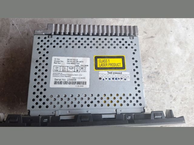 bontott SUZUKI SWIFT III Rádió / CD