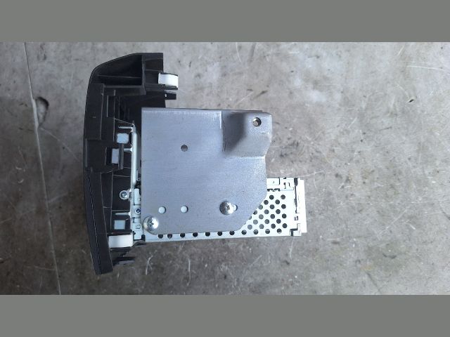 bontott SUZUKI SWIFT III Rádió / CD