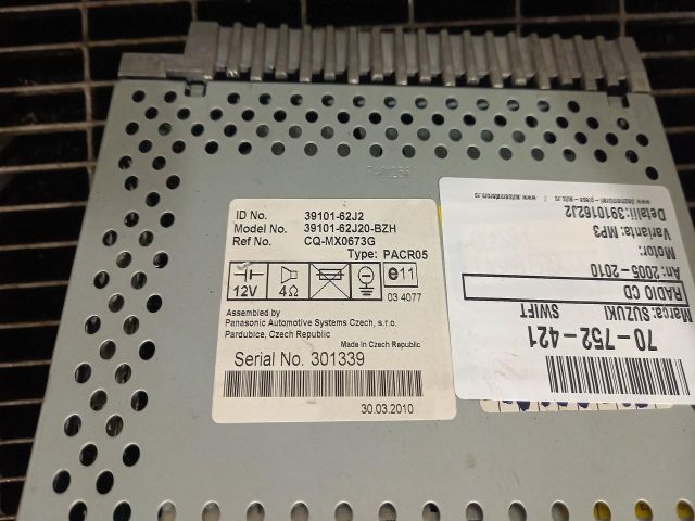 bontott SUZUKI SWIFT III Rádió / CD