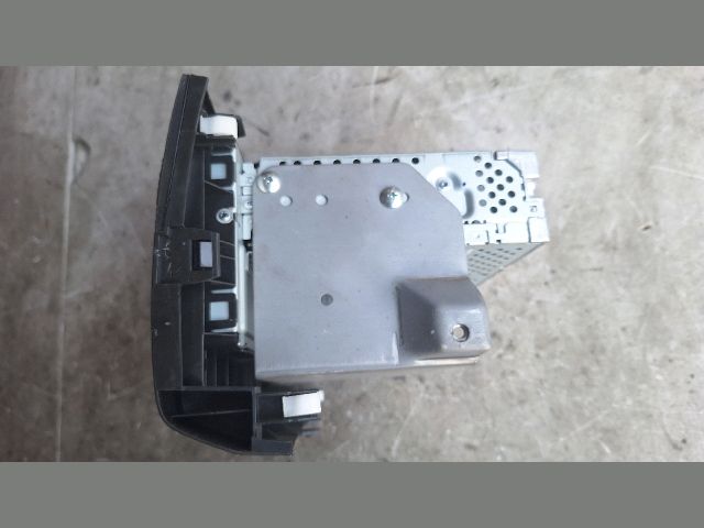 bontott SUZUKI SWIFT III Rádió / CD