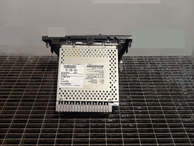 bontott SUZUKI SWIFT III Rádió / CD