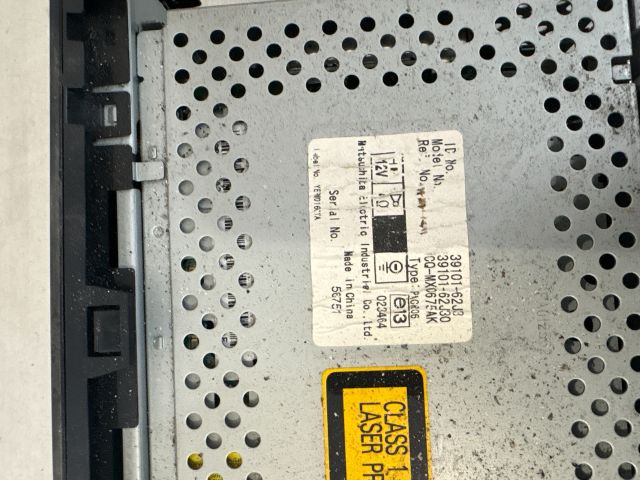 bontott SUZUKI SWIFT III Rádió / CD