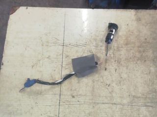 bontott SUZUKI SWIFT III Szivargyújtó Aljzat