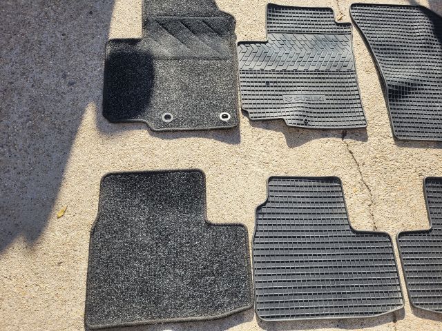 bontott SUZUKI SWIFT III Szőnyeg Szett