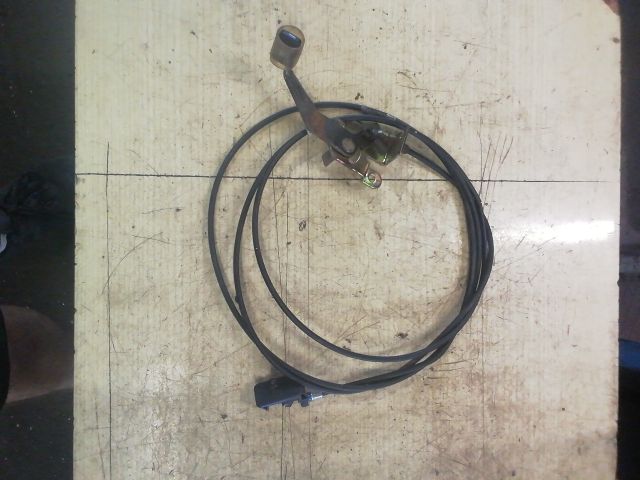 bontott SUZUKI SWIFT III Tankajtó Nyitó Bowden