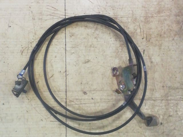 bontott SUZUKI SWIFT III Tankajtó Nyitó Bowden