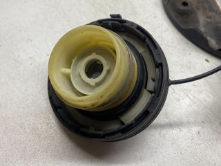 bontott SUZUKI SWIFT III Tankajtó