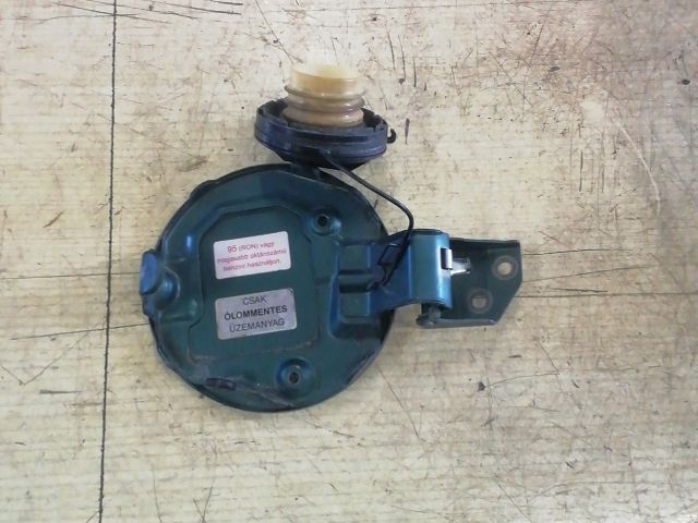 bontott SUZUKI SWIFT III Tankajtó