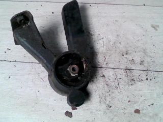 bontott SUZUKI SWIFT III Tartó Bak