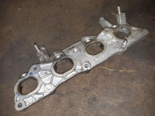 bontott SUZUKI SWIFT III Tartó Bak