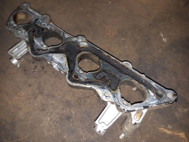 bontott SUZUKI SWIFT III Tartó Bak