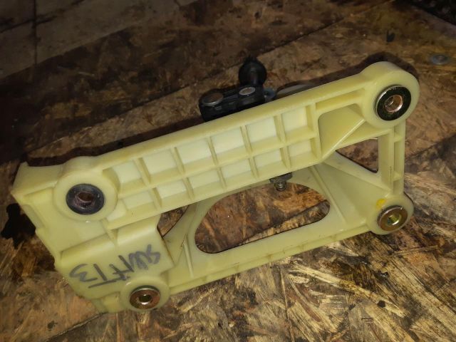 bontott SUZUKI SWIFT III Váltó Kulissza