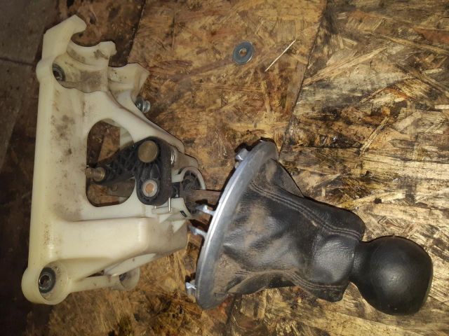 bontott SUZUKI SWIFT III Váltó Kulissza