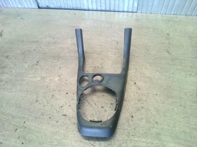 bontott SUZUKI SWIFT III Váltószoknya Rögzítő Keret