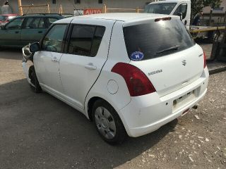 bontott SUZUKI SWIFT III Vészvillogó Kapcsoló