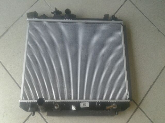 bontott SUZUKI SWIFT III Vízhűtő Radiátor (Klímás)