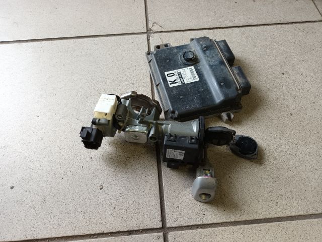 bontott SUZUKI SWIFT III Zárbetét Szett