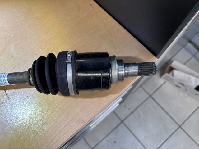 bontott SUZUKI SWIFT IV Bal Féltengely