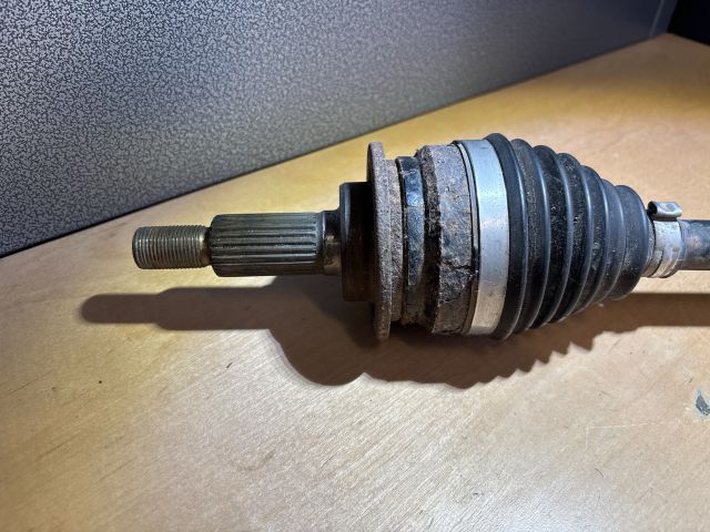 bontott SUZUKI SWIFT IV Bal Féltengely