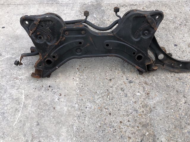 bontott SUZUKI SWIFT IV Első Bölcső