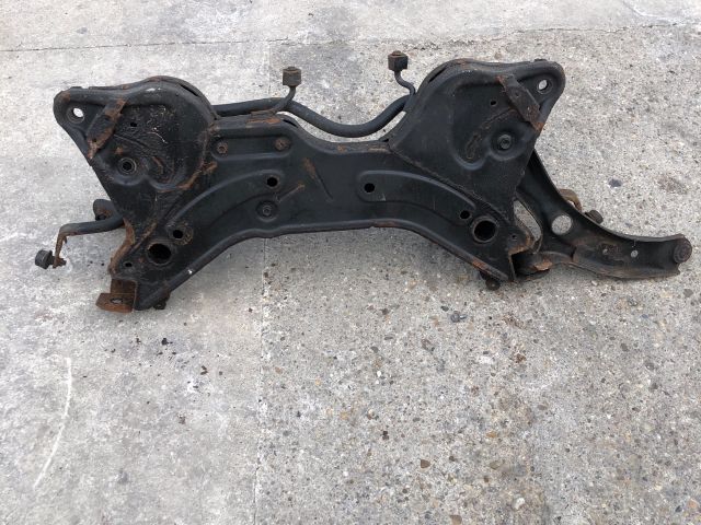 bontott SUZUKI SWIFT IV Első Bölcső