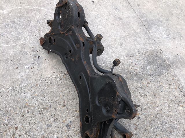 bontott SUZUKI SWIFT IV Első Bölcső