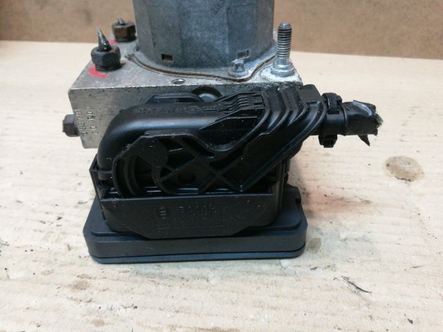 bontott SUZUKI SWIFT IV ABS Kocka