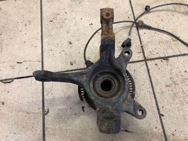 bontott SUZUKI SWIFT IV Bal első Csonkállvány Kerékaggyal